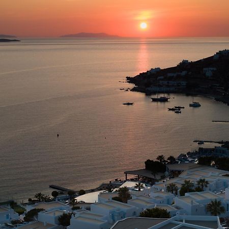 세인트 존 호텔 빌라 앤 스파 Agios Ioannis Diakoftis 외부 사진 Sunset over Mykonos