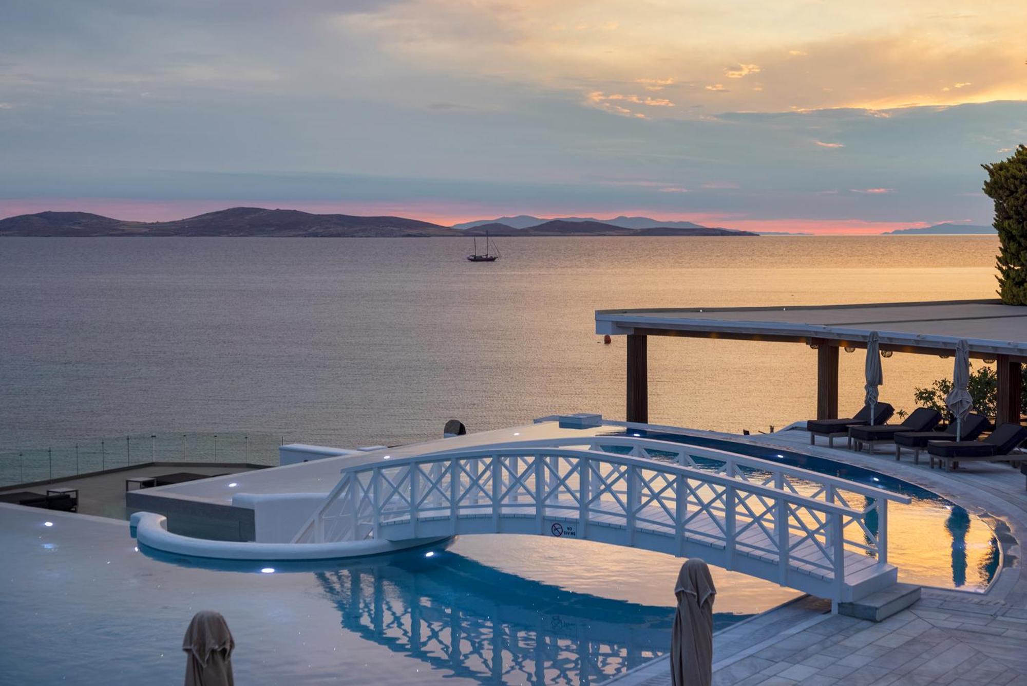 세인트 존 호텔 빌라 앤 스파 Agios Ioannis Diakoftis 외부 사진 Sunset at the Mykonos Villa