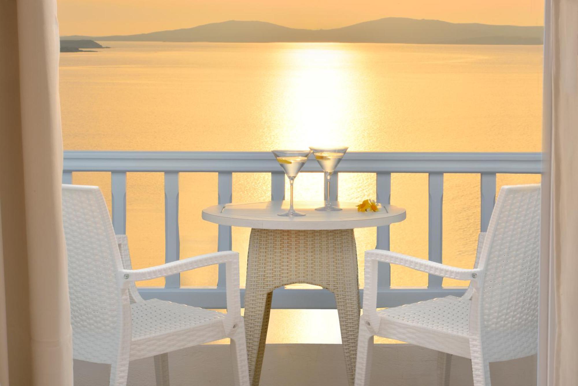 세인트 존 호텔 빌라 앤 스파 Agios Ioannis Diakoftis 객실 사진 Sunset at the hotel
