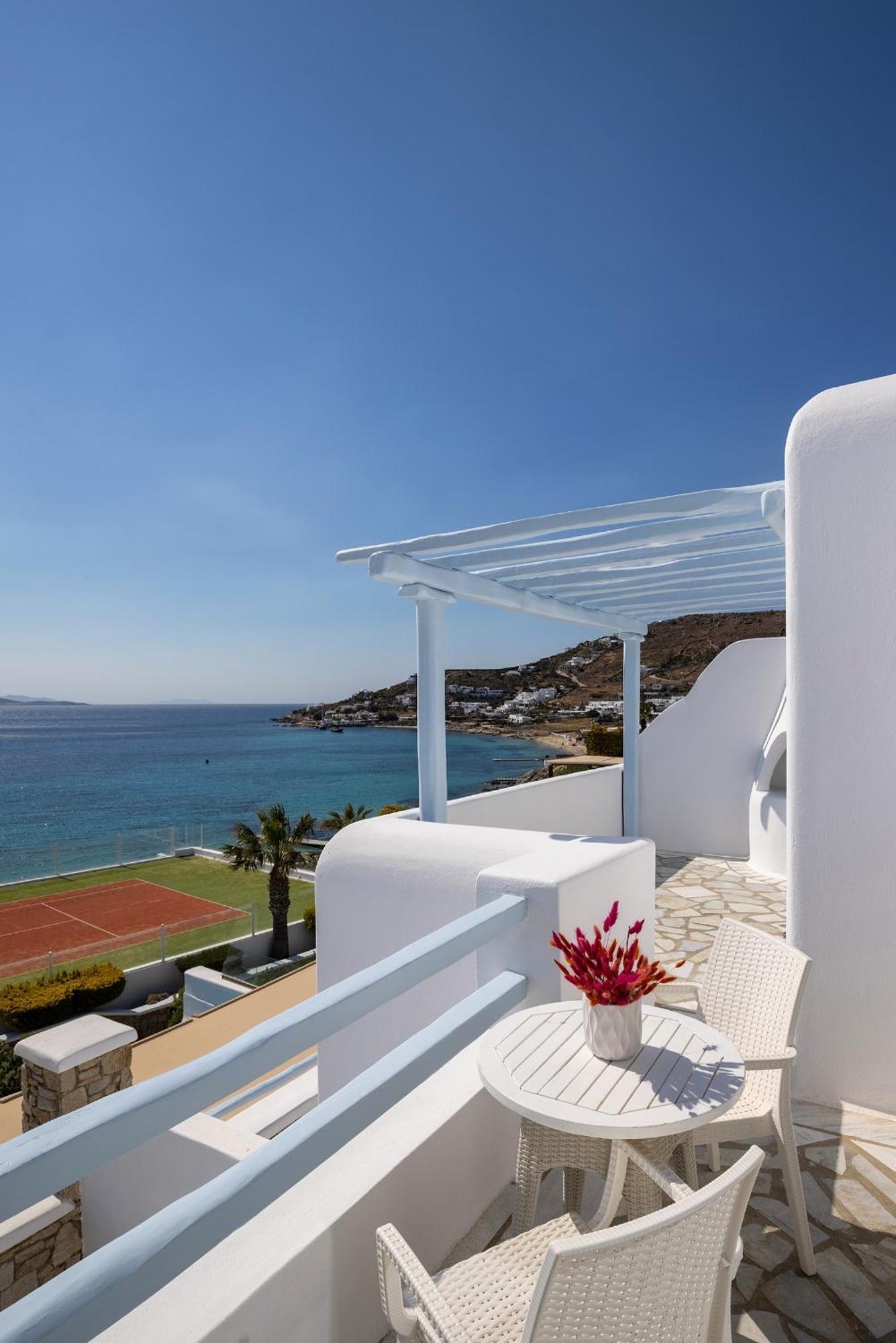 세인트 존 호텔 빌라 앤 스파 Agios Ioannis Diakoftis 외부 사진 A view of the Aegean Sea from a hotel in Mykonos