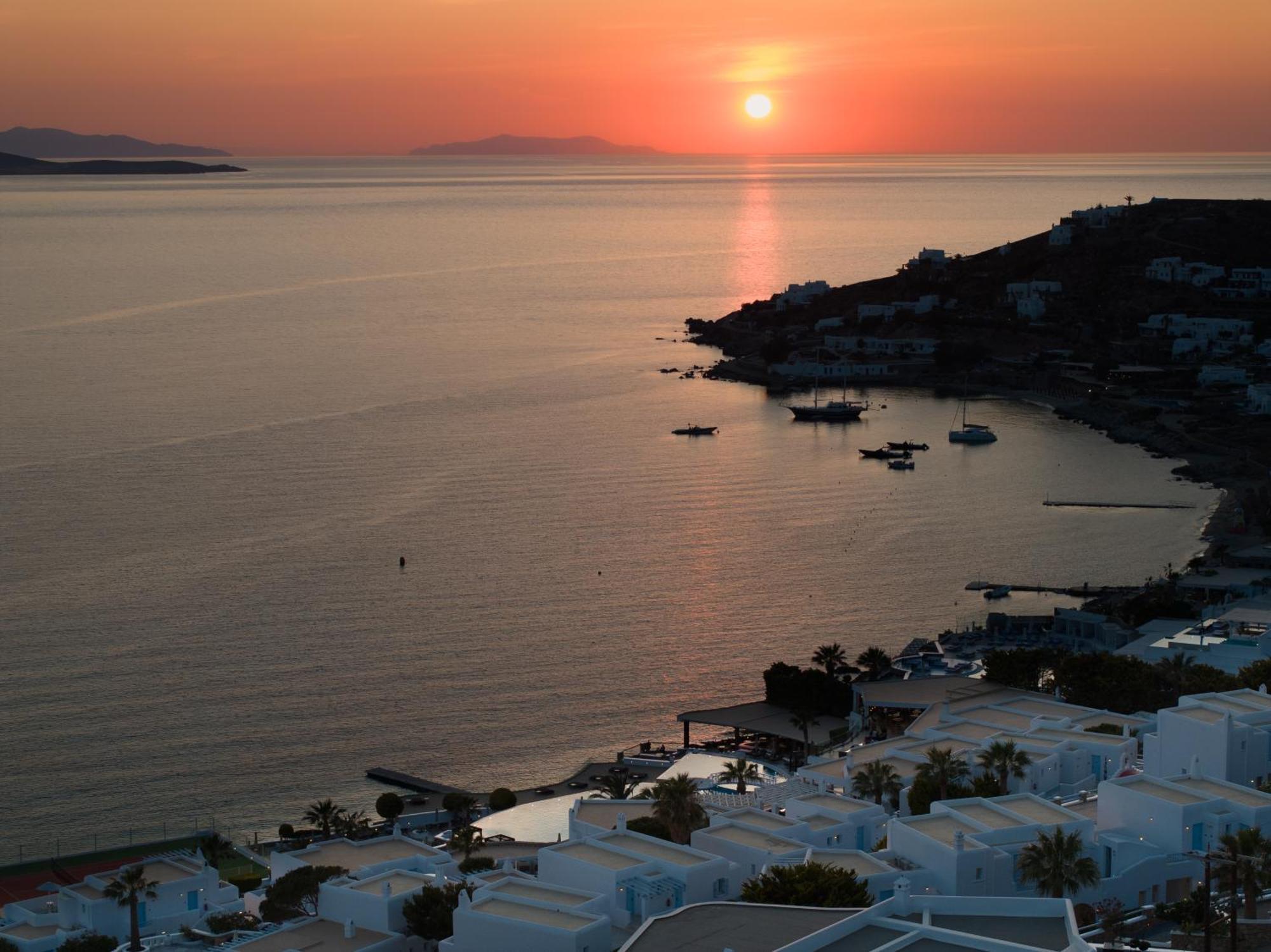 세인트 존 호텔 빌라 앤 스파 Agios Ioannis Diakoftis 외부 사진 Sunset over Mykonos
